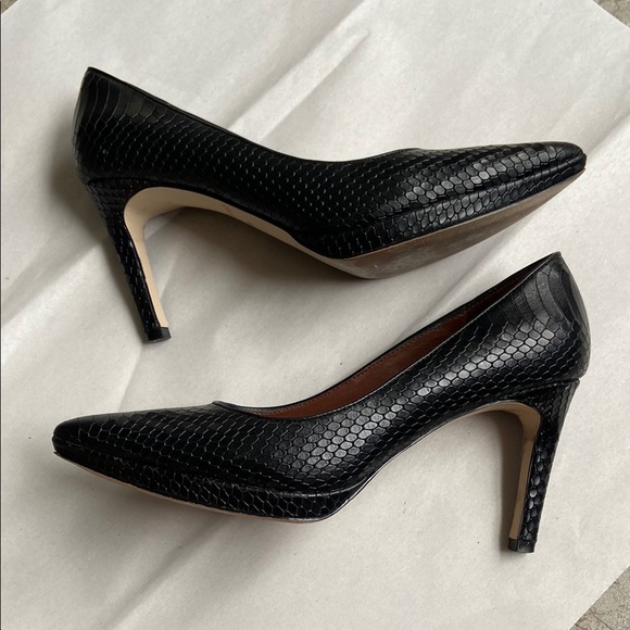 Cole Haan Black Leather Snakeskin embossed Pumps, women's size 6 1/2B. - Picture 10 of 12